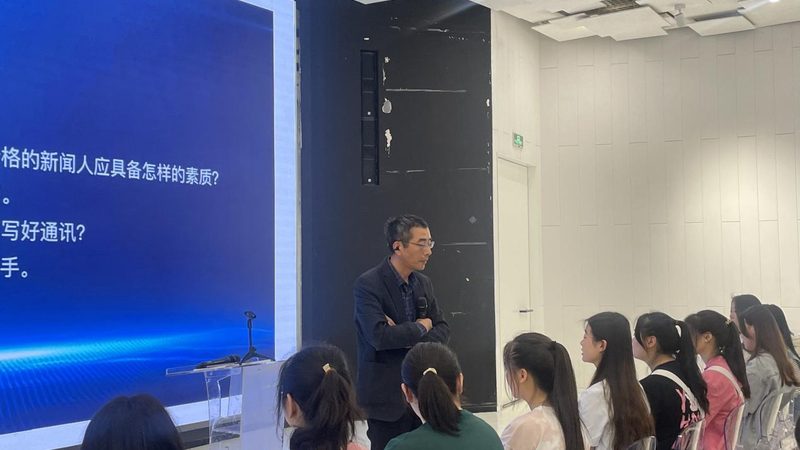 品牌自播与代播：如何选择更适合你的直播策略